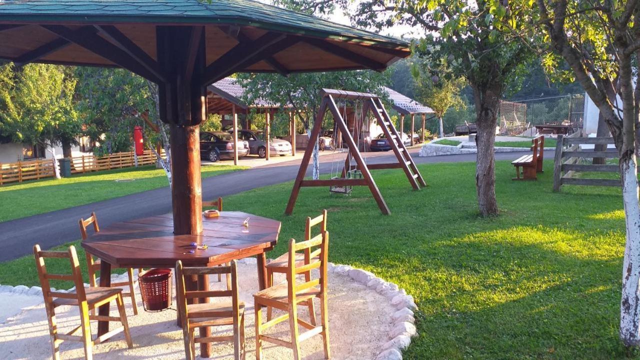 Seoski Turizam Melovic Rozanstvo Εξωτερικό φωτογραφία