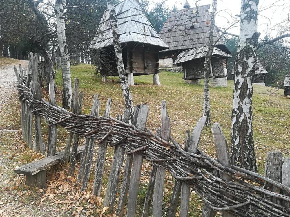 Seoski Turizam Melovic Rozanstvo Εξωτερικό φωτογραφία